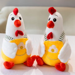 Kaisukas valged kuked kollaste traksipükstega.