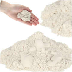 Valge kineetiline liivahunnik ning käes.