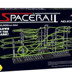 Spacerail helendav kuulirada mustas stiilses karbis.