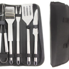 Grillimise tarvikute komplekt avatud mustas lukuga kotis.