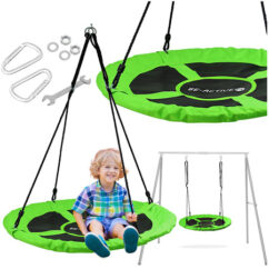 Roheline pesakiik kus istub laps.