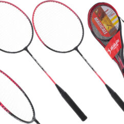 Reketid punase ja musta kombinatsioonis, pakendiga ja ilma.